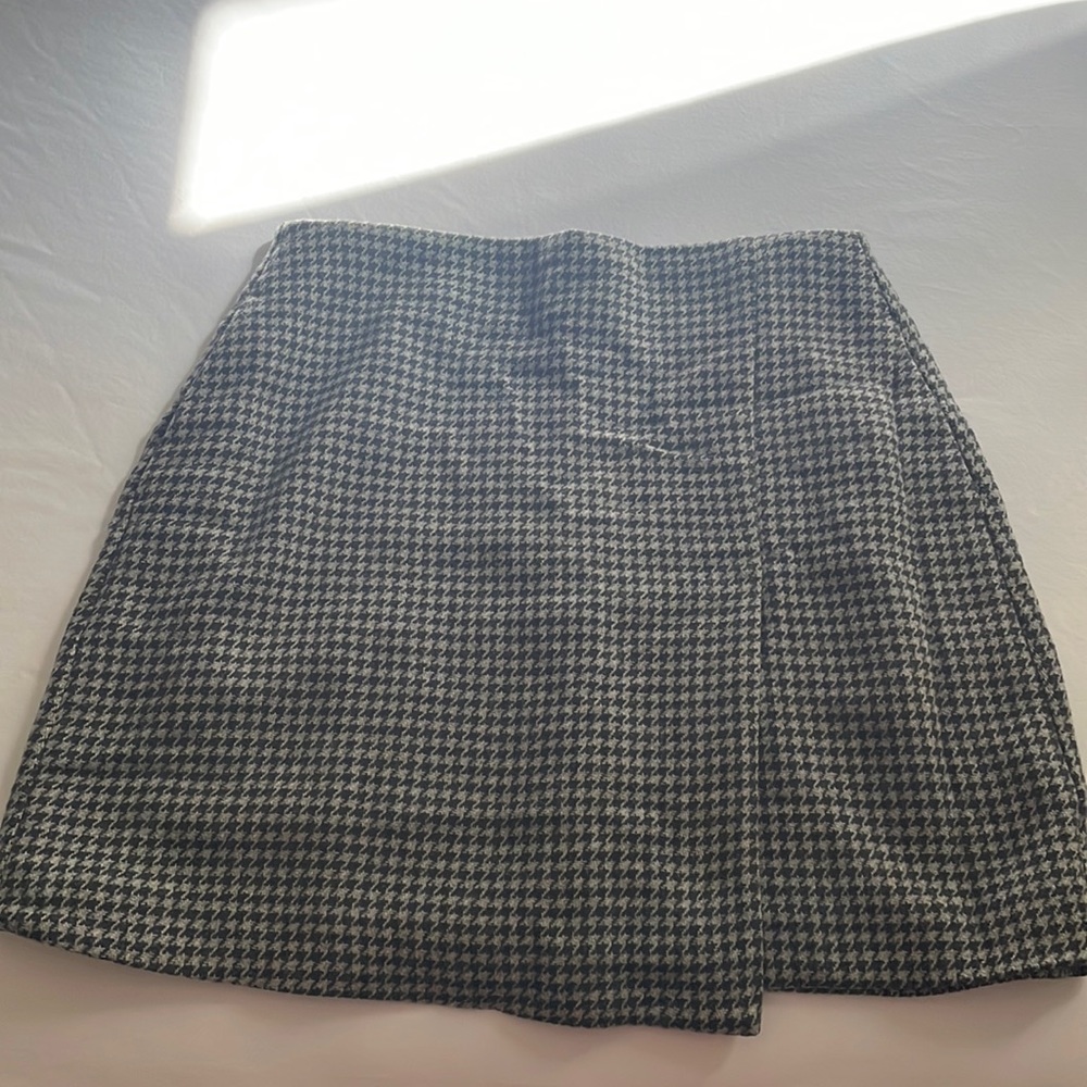 Uniqlo acrylic and wool skirt size 6